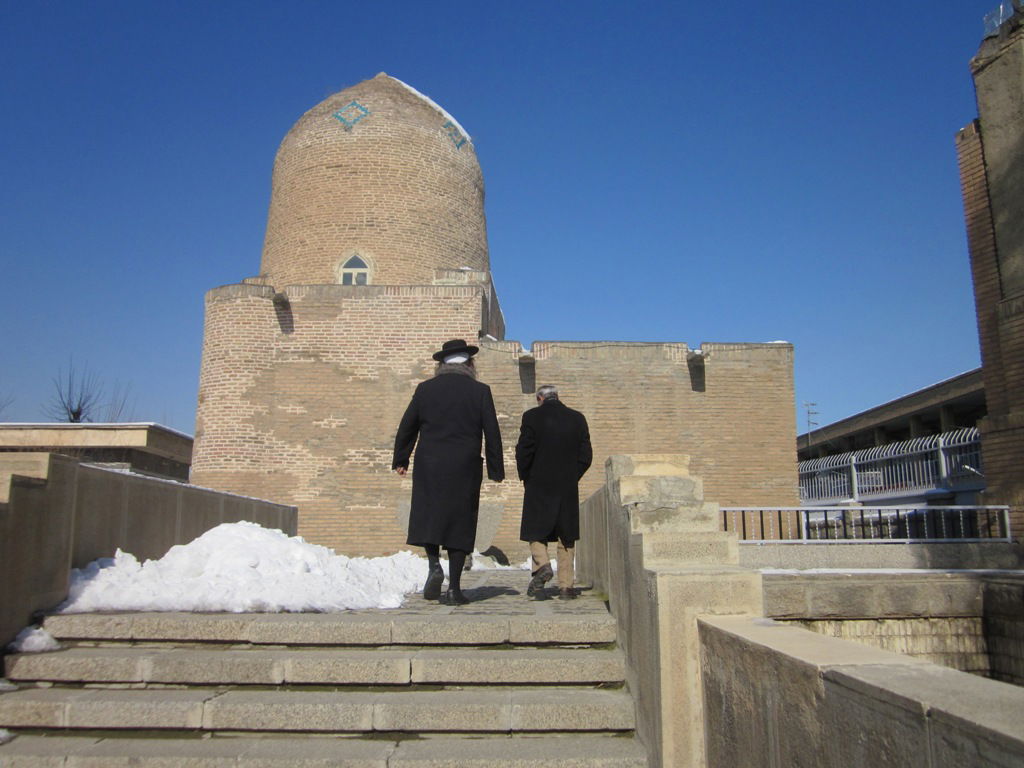 מתחם הקבר של מרדכי ואסתר