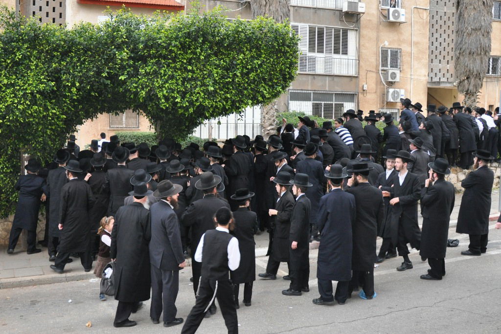 האדמו"ר מסאטמר בבני- ברק: המונים קיבלו את פניו