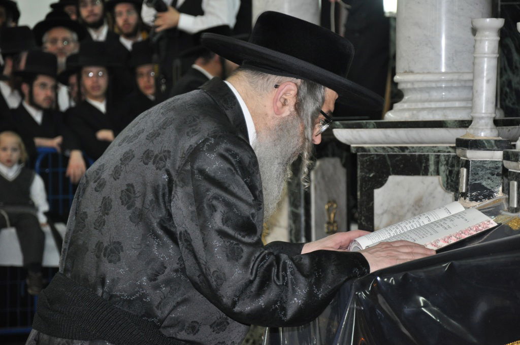 האדמו"ר מסאטמר בבני- ברק: המונים קיבלו את פניו