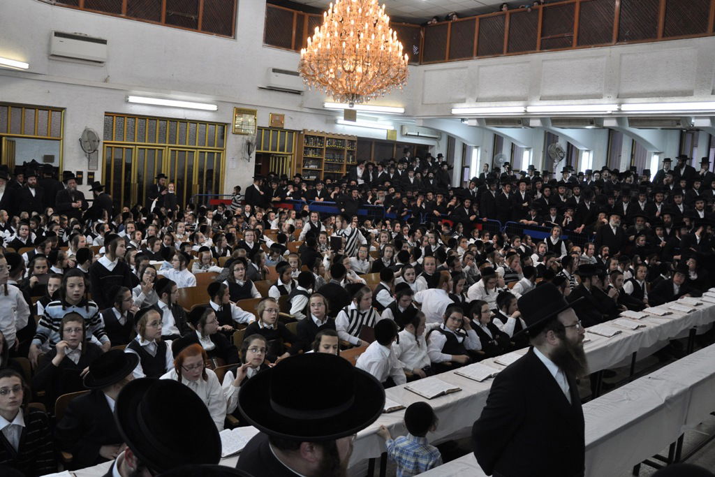 האדמו"ר מסאטמר בבני- ברק: המונים קיבלו את פניו