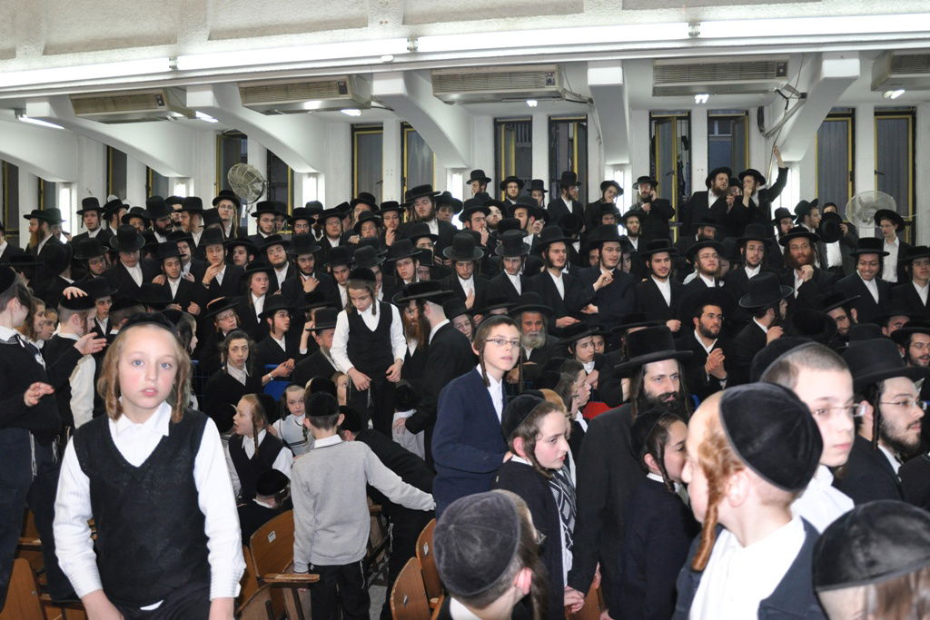 האדמו"ר מסאטמר בבני- ברק: המונים קיבלו את פניו