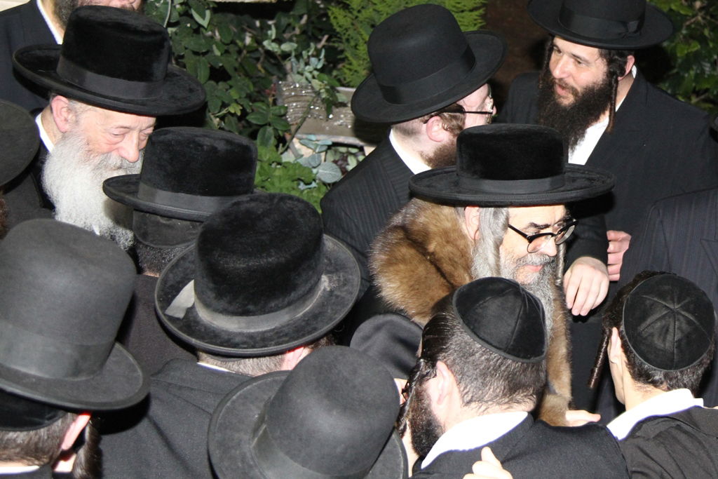 האדמו"ר מסאטמר בבני- ברק: המונים קיבלו את פניו