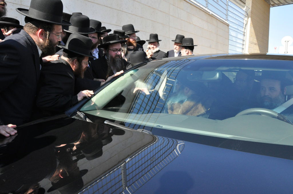 כ"ק האדמו"ר מסאטמר שליט"א נחת בישראל