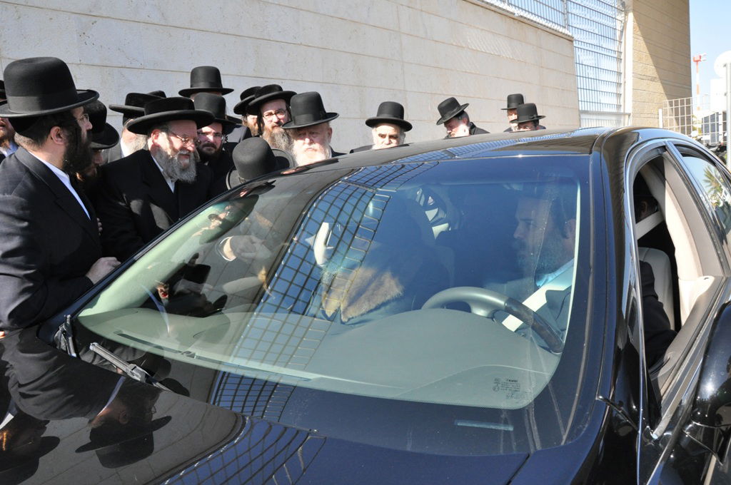 כ"ק האדמו"ר מסאטמר שליט"א נחת בישראל