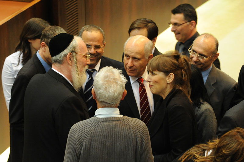 אייכלר משוחח עם מיכאל איתן