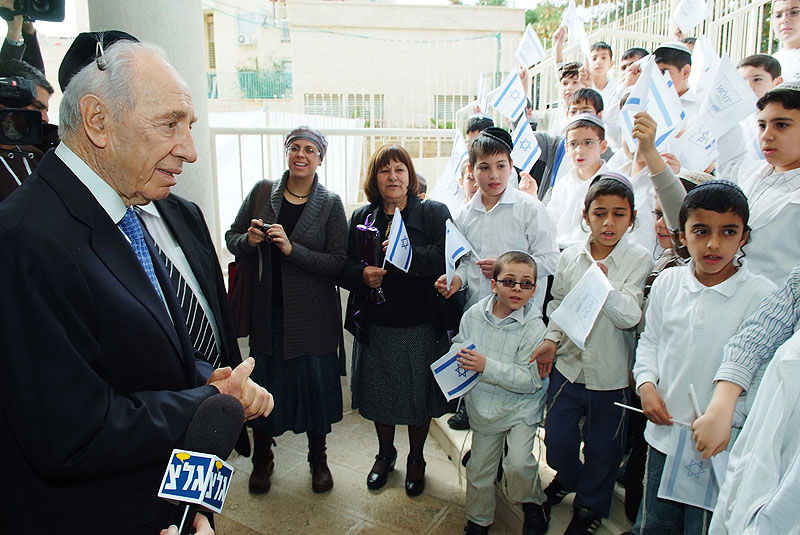 "האברכים צלולים, קחו דוגמה מהרב עובדיה"