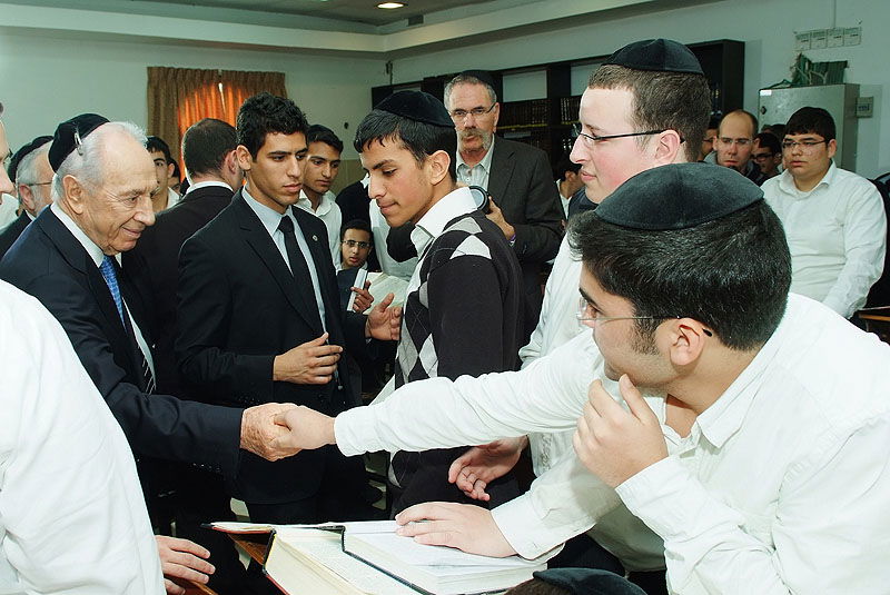 "האברכים צלולים, קחו דוגמה מהרב עובדיה"