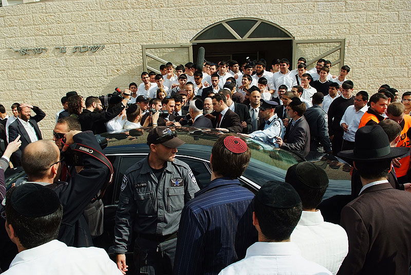 "האברכים צלולים, קחו דוגמה מהרב עובדיה"