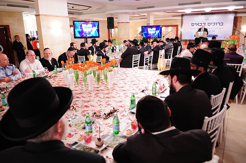 "האברכים צלולים, קחו דוגמה מהרב עובדיה"