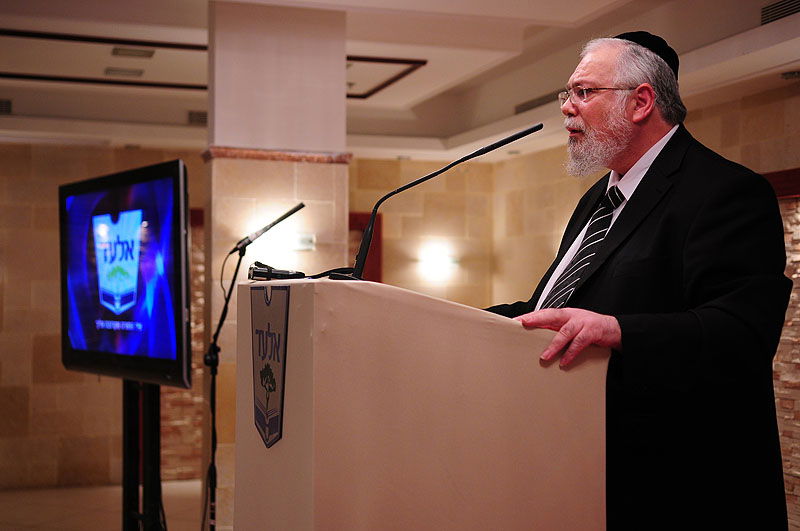 "האברכים צלולים, קחו דוגמה מהרב עובדיה"