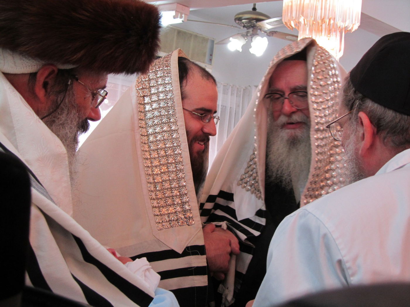 צדיק בא ליבנאל: תיעוד מביקורו של האדמו"ר מוהרא"ש שיק