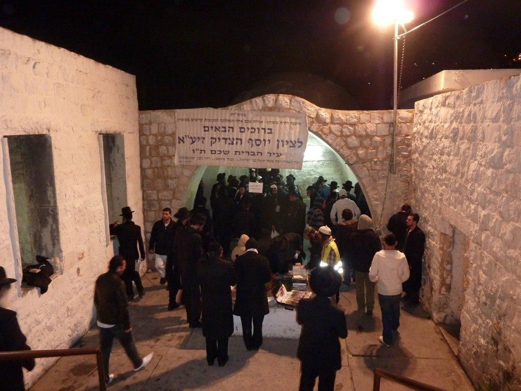 באישון לילה: "תיקון" בקבר-יוסף בשכם