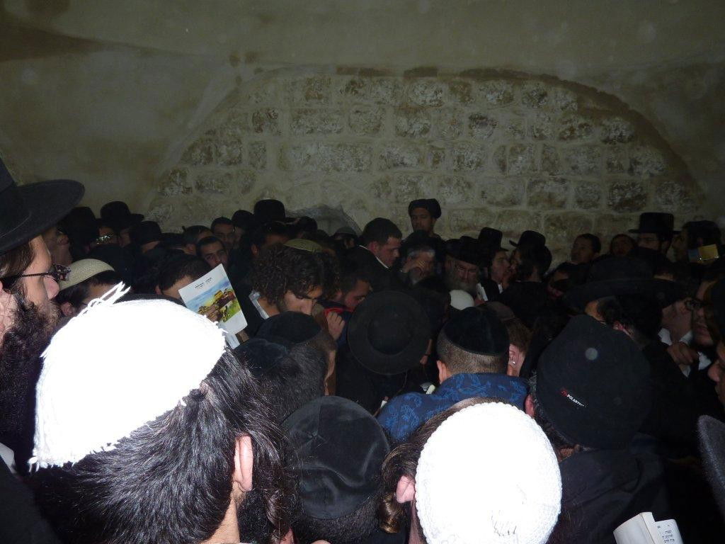 באישון לילה: "תיקון" בקבר-יוסף בשכם