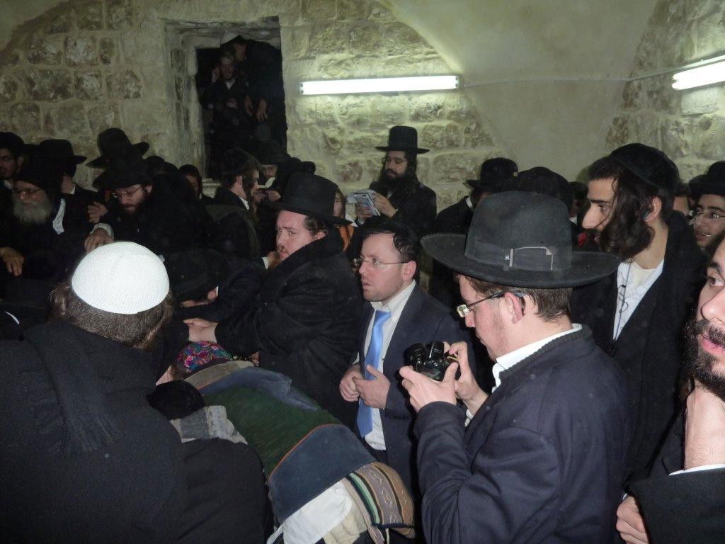 באישון לילה: "תיקון" בקבר-יוסף בשכם