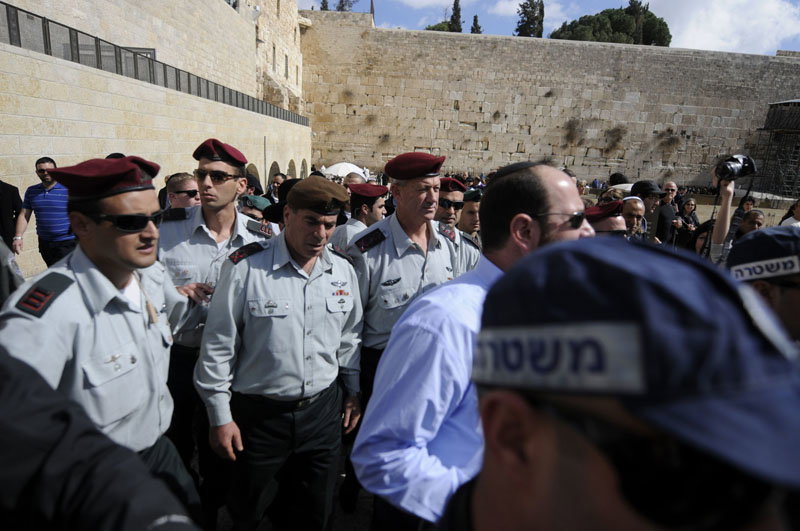 "גבי, תודה", צעקו מתפללים לרמטכ"ל לאחר סיום תפילתו