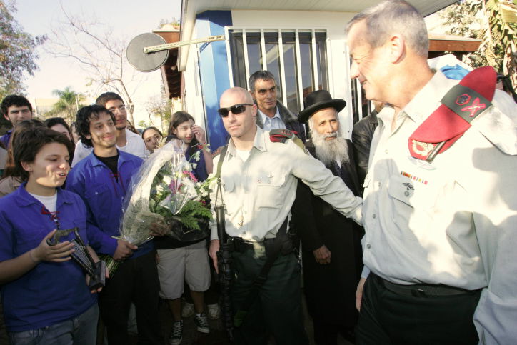 הרמטכ"ל ה-20: בני גנץ נכנס לתפקידו