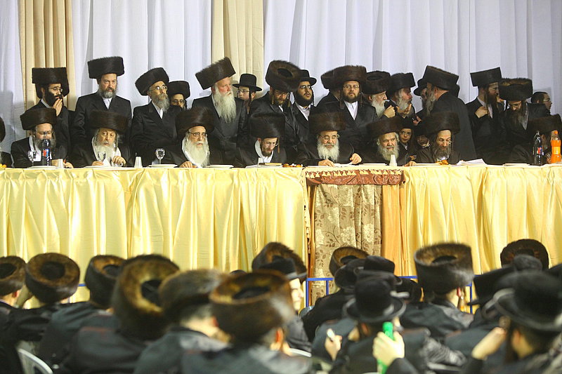 תיעוד מרהיב: שמחת בית צאנז