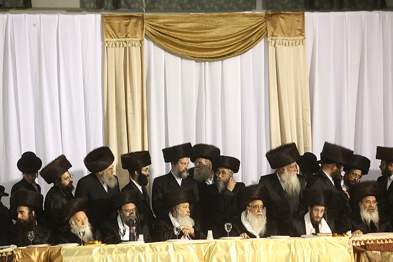 תיעוד מרהיב: שמחת בית צאנז