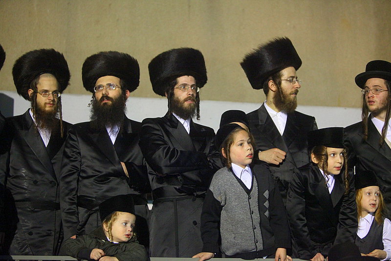תיעוד מרהיב: שמחת בית צאנז