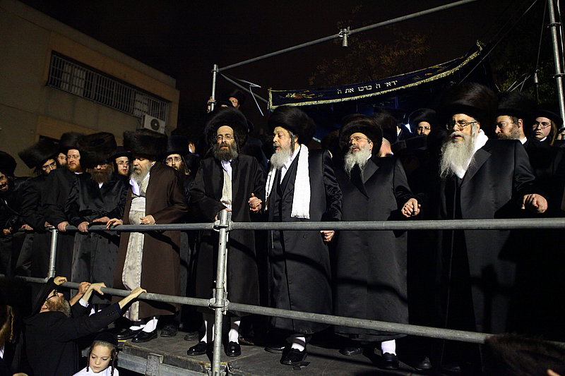 תיעוד מרהיב: שמחת בית צאנז