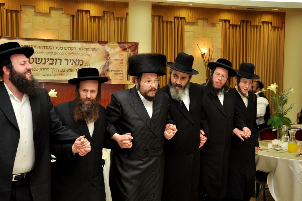 קהילות הקודש בביתר-עילית מצדיעים לראש-העיר, הרב מאיר רובינשטיין