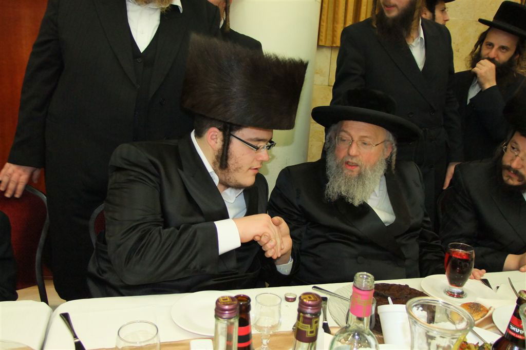 קהילות הקודש בביתר-עילית מצדיעים לראש-העיר, הרב מאיר רובינשטיין