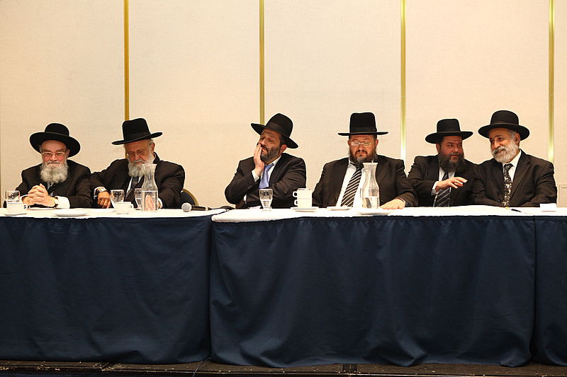 רבנים זעקו: "לא ניתן למשרד הדתות להרוס מוסד הרבנות"