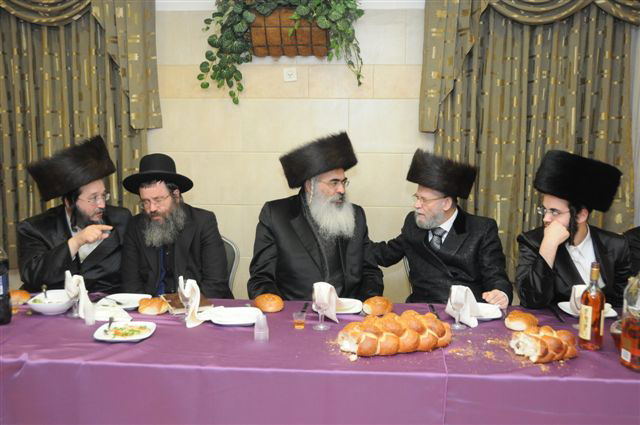 תמונות: שבע ברכות לנכדת איש החסד הרב יצחק כהן