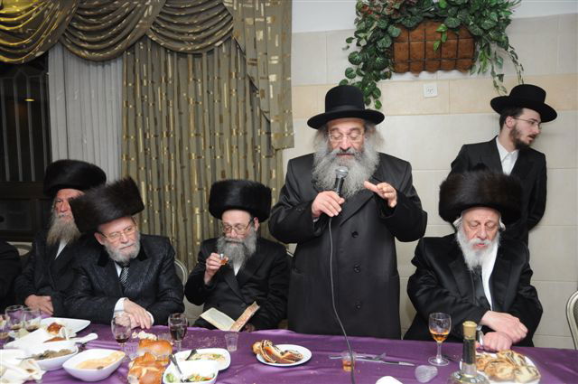 תמונות: שבע ברכות לנכדת איש החסד הרב יצחק כהן