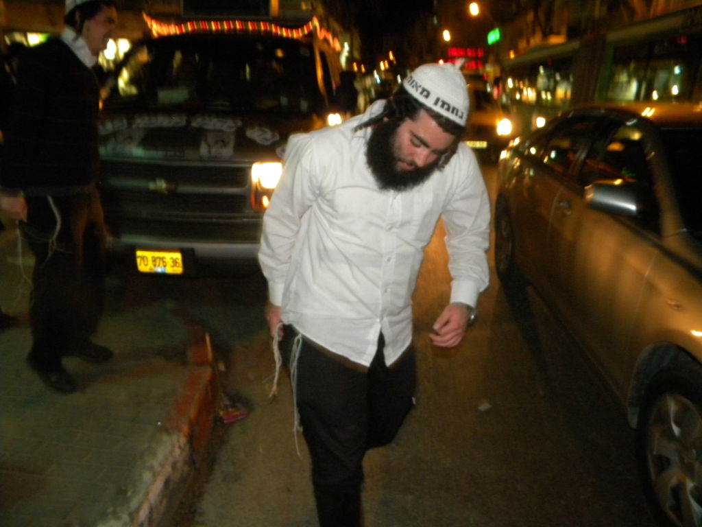 פורים בפתח, פקק בגאולה