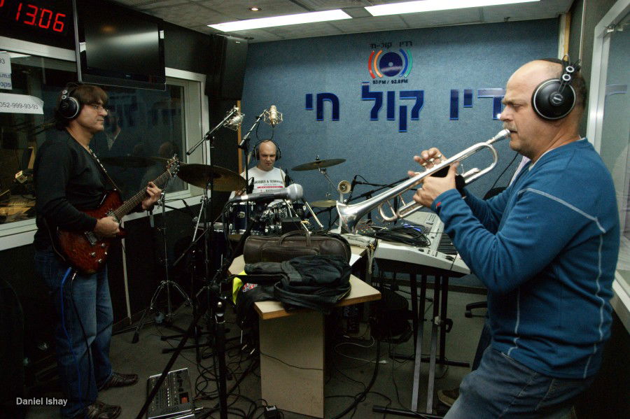 בשידור חי: ישי לפידות הפתיע את אוהד מושקוביץ