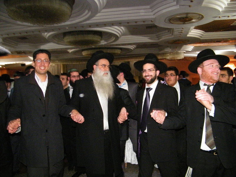 גלריה: שמחת נישואי בתו של הרב רפאל כהן