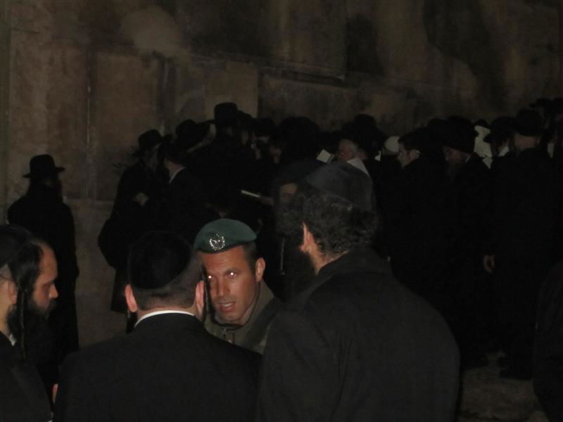 הכי קרוב לרב: המרדפים של חסידי הרב ברלנד בכפר ערבי