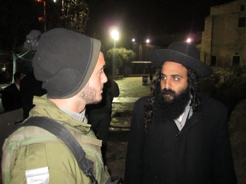 הכי קרוב לרב: המרדפים של חסידי הרב ברלנד בכפר ערבי