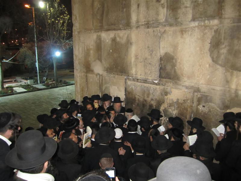 הכי קרוב לרב: המרדפים של חסידי הרב ברלנד בכפר ערבי