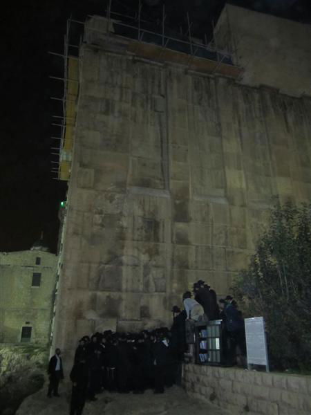 הכי קרוב לרב: המרדפים של חסידי הרב ברלנד בכפר ערבי