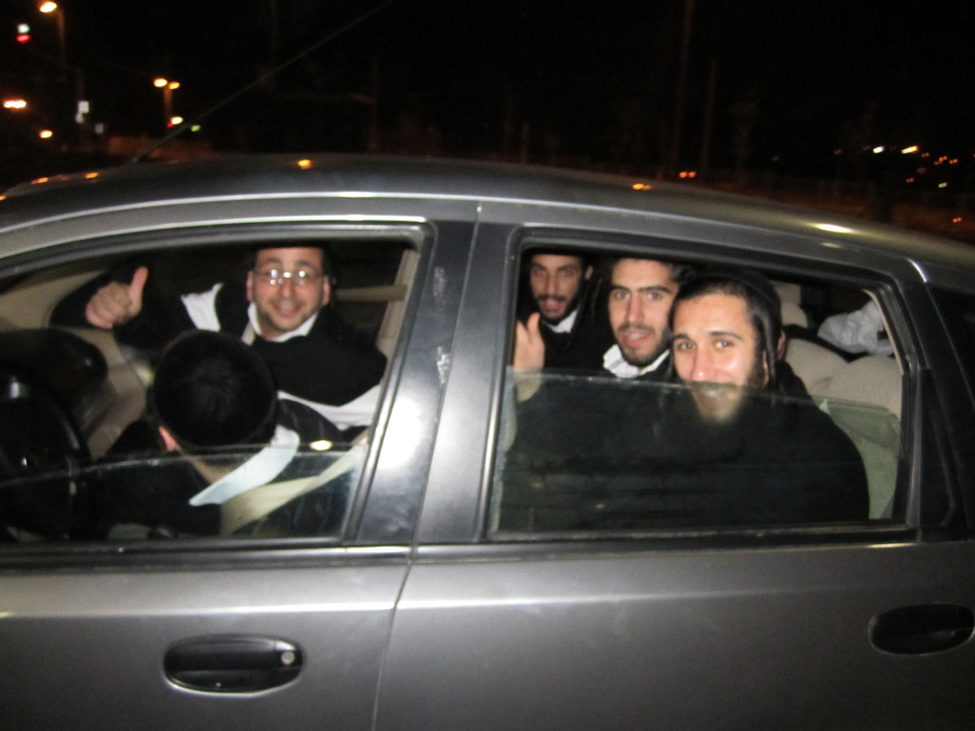 הכי קרוב לרב: המרדפים של חסידי הרב ברלנד בכפר ערבי