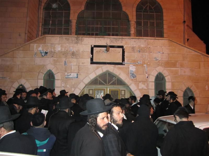 הכי קרוב לרב: המרדפים של חסידי הרב ברלנד בכפר ערבי