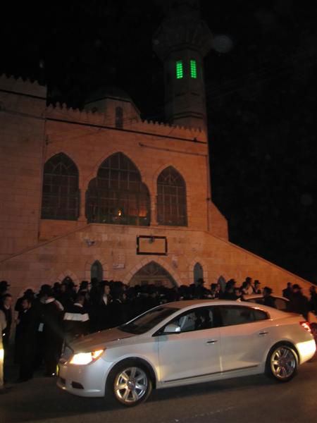 הכי קרוב לרב: המרדפים של חסידי הרב ברלנד בכפר ערבי