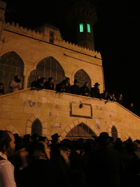 הכי קרוב לרב: המרדפים של חסידי הרב ברלנד בכפר ערבי