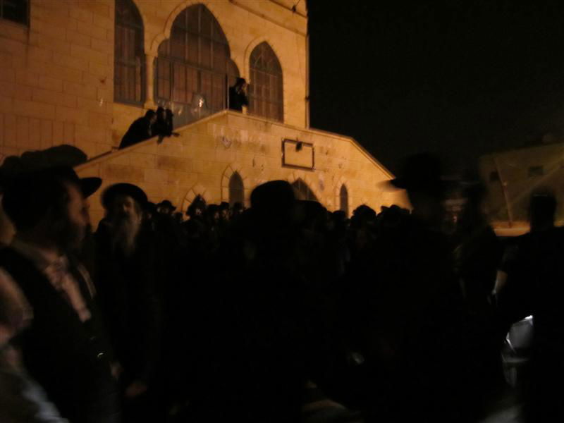 הכי קרוב לרב: המרדפים של חסידי הרב ברלנד בכפר ערבי