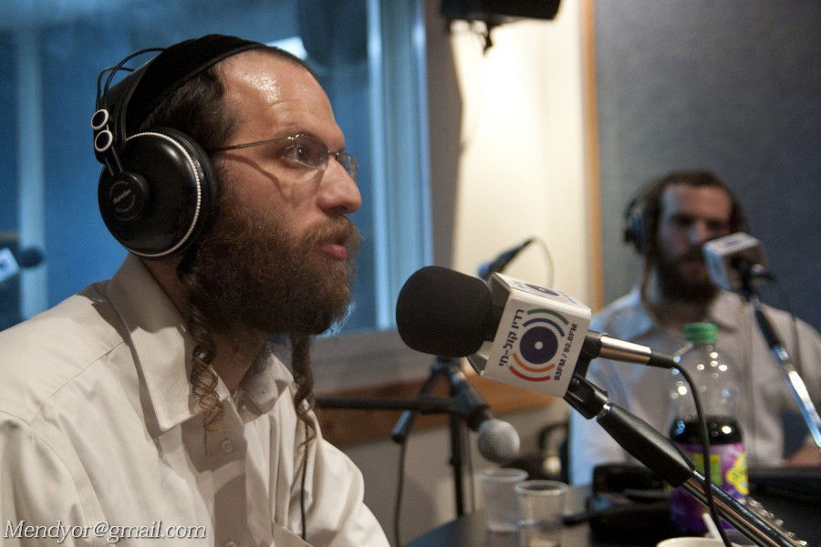 חגיגה באולפן: חיליק פרנק ברדיו "קול חי"