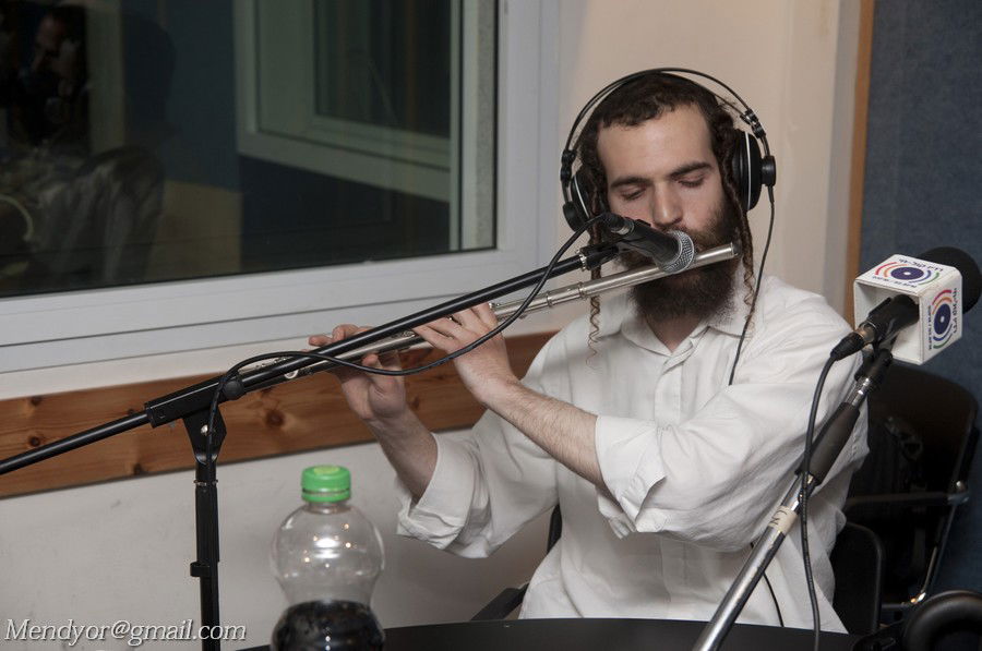 חגיגה באולפן: חיליק פרנק ברדיו "קול חי"