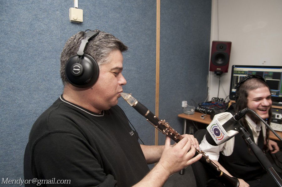 חגיגה באולפן: חיליק פרנק ברדיו "קול חי"