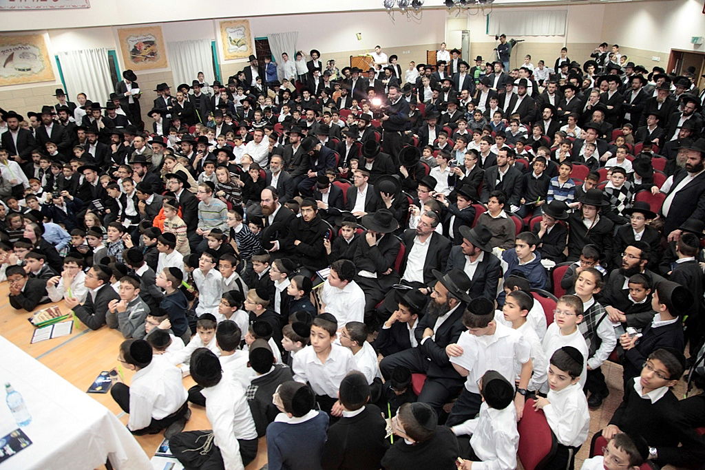 אופנועים ליוו את הגר"ח קנייבסקי בביקורו בפתח תקוה