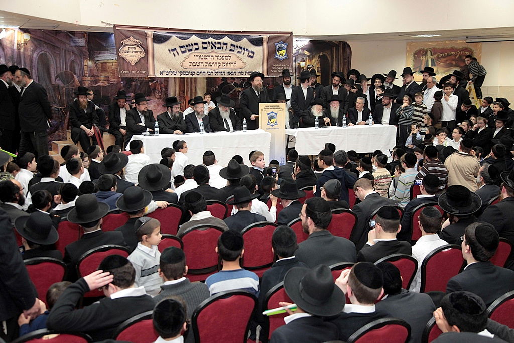 אופנועים ליוו את הגר"ח קנייבסקי בביקורו בפתח תקוה