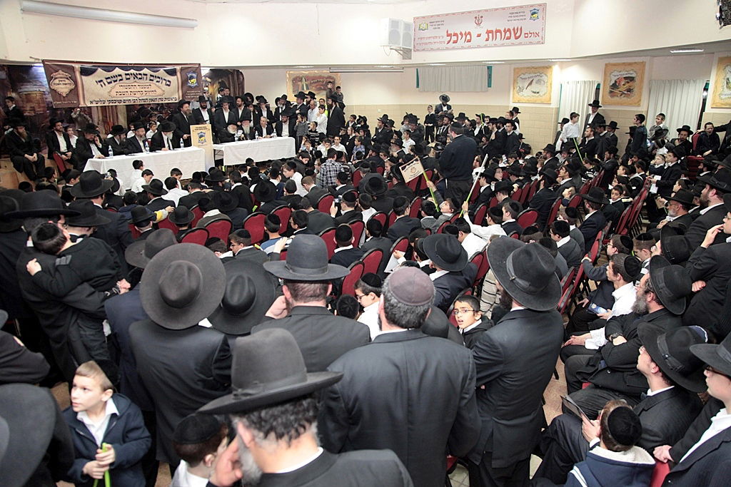 אופנועים ליוו את הגר"ח קנייבסקי בביקורו בפתח תקוה