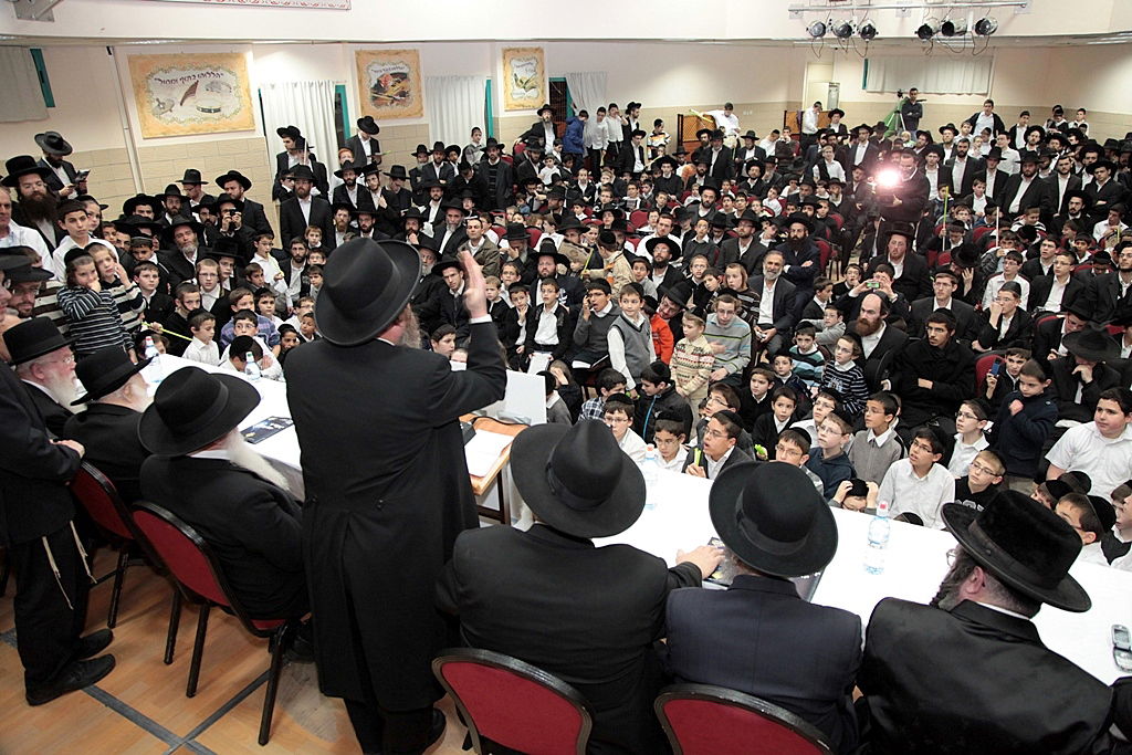 אופנועים ליוו את הגר"ח קנייבסקי בביקורו בפתח תקוה