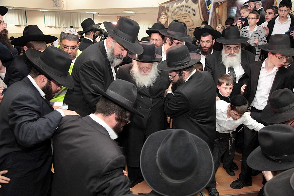 אופנועים ליוו את הגר"ח קנייבסקי בביקורו בפתח תקוה