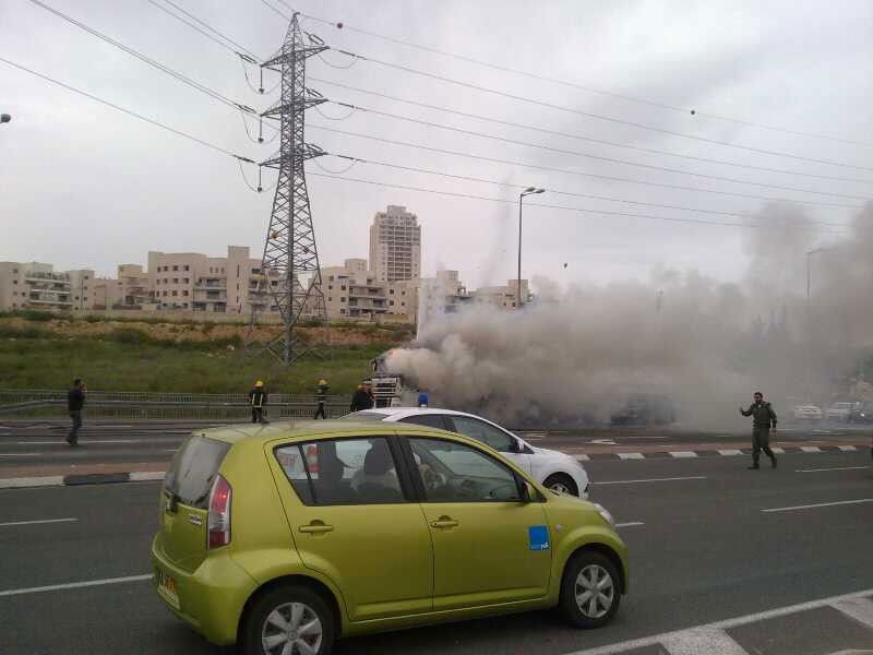 נס ב-443: משאית עלתה באש; אין נפגעים